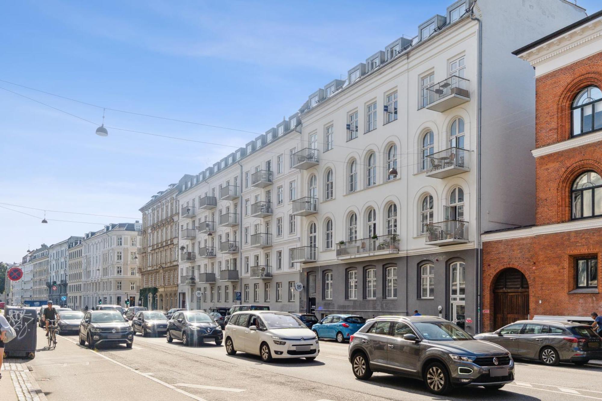 2br M Privat Balkon - K Appartement *