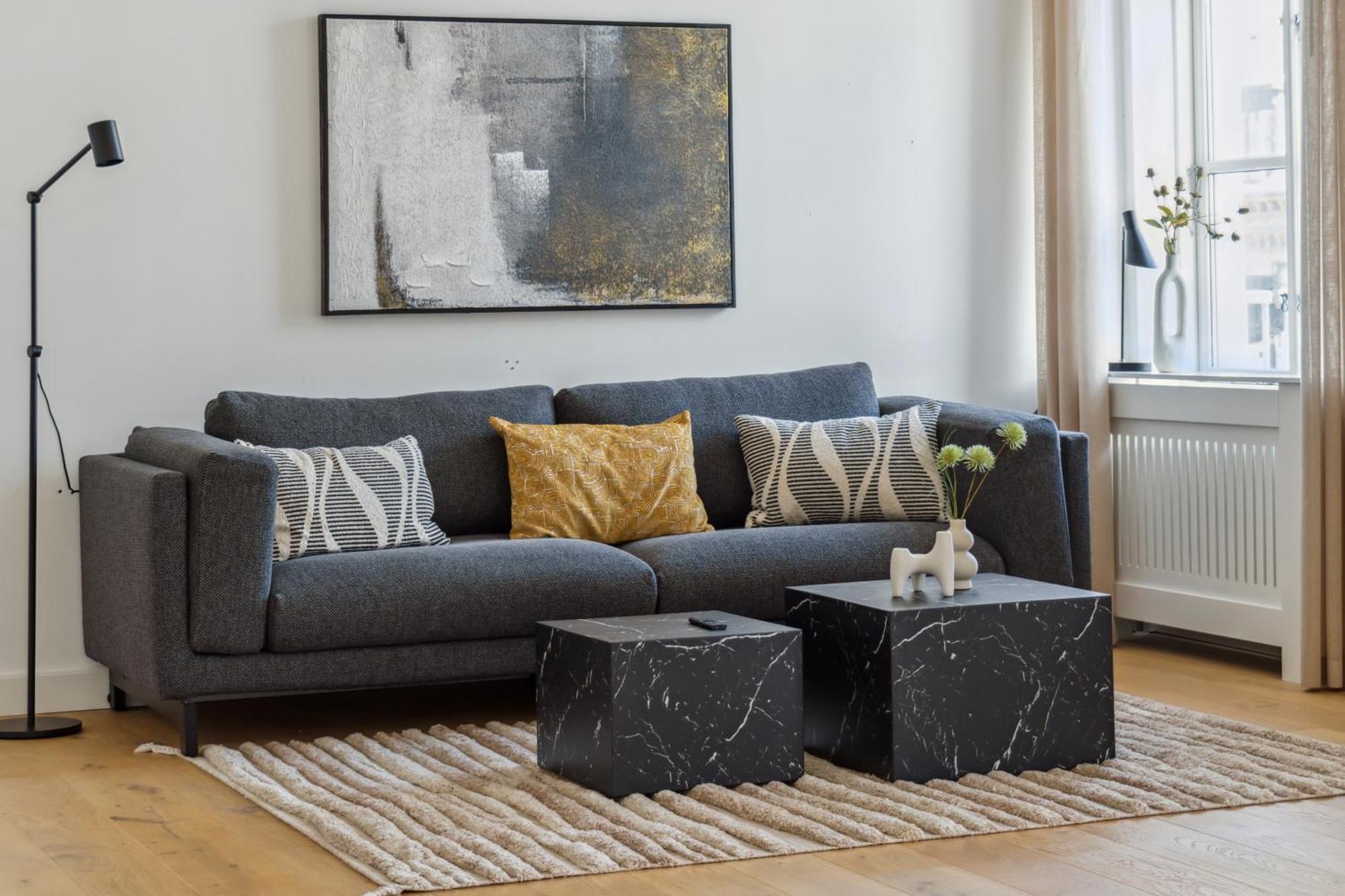 2br M Privat Balkon - K Appartement *