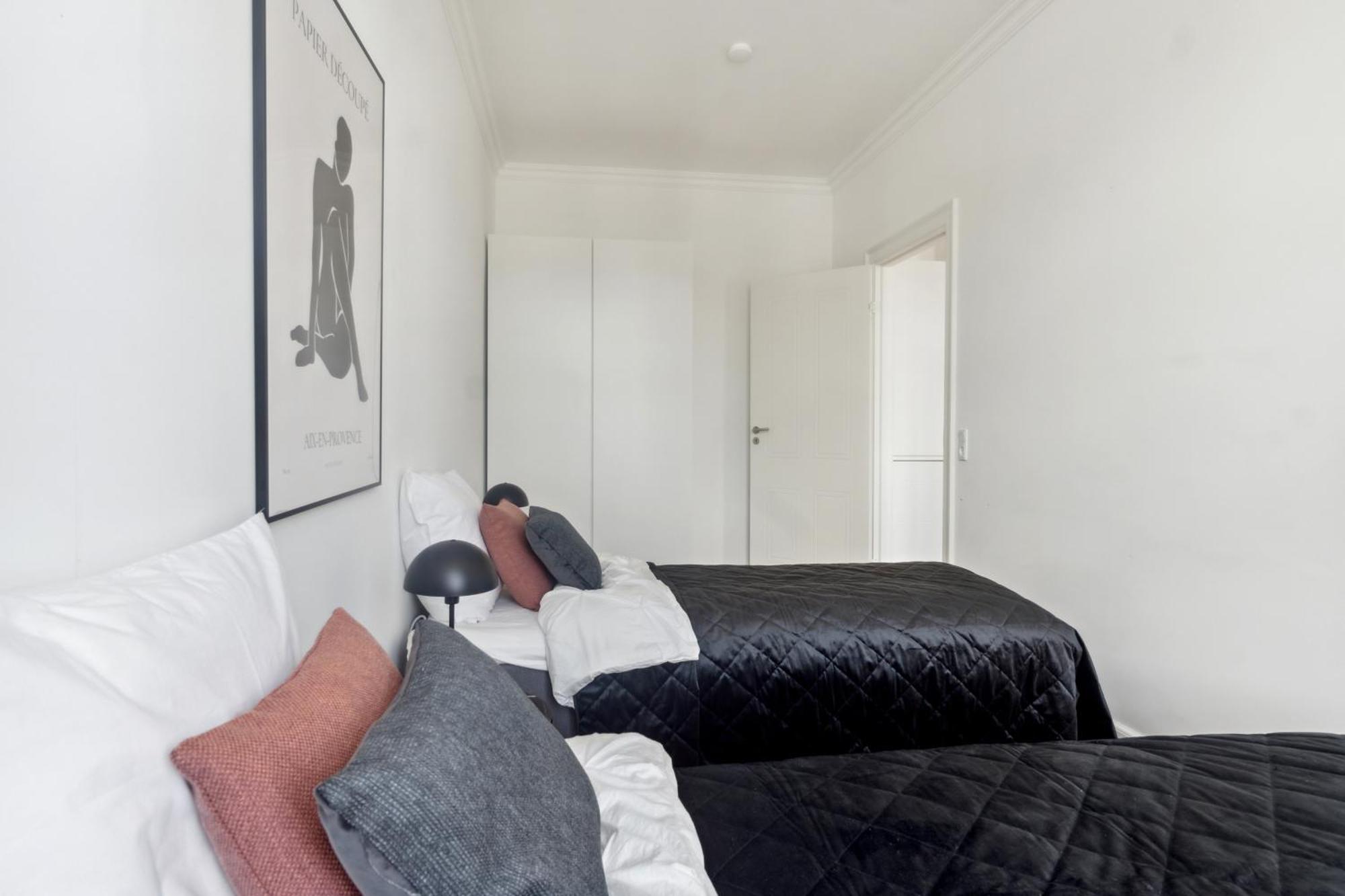 Apartament 2br M Privat Balkon - K *